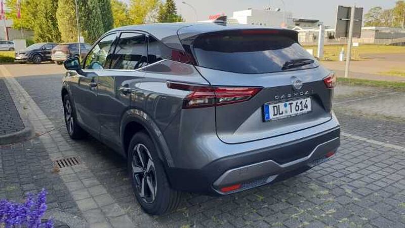 Nissan Qashqai N-Connecta 1.3 MHEV 6MT 158PS